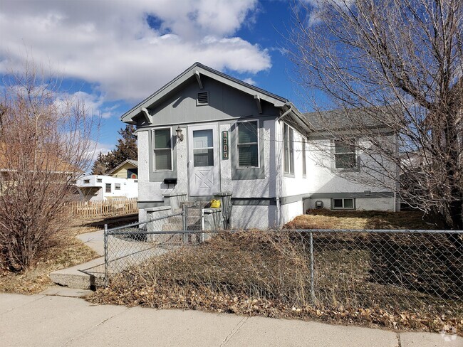 Building Photo - 1237 S Cherry St Rental