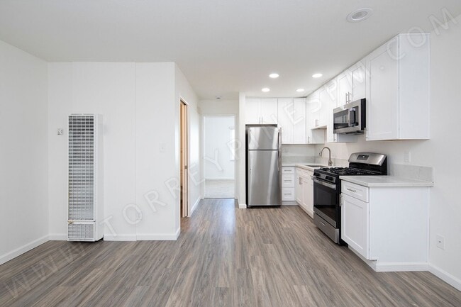 Building Photo - *OPEN HOUSE: 10/25 10:30-11:30AM* 1 BR Apa... Unit 09