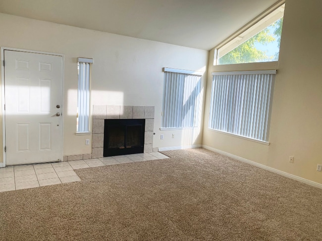 Photo - 500 White Ln