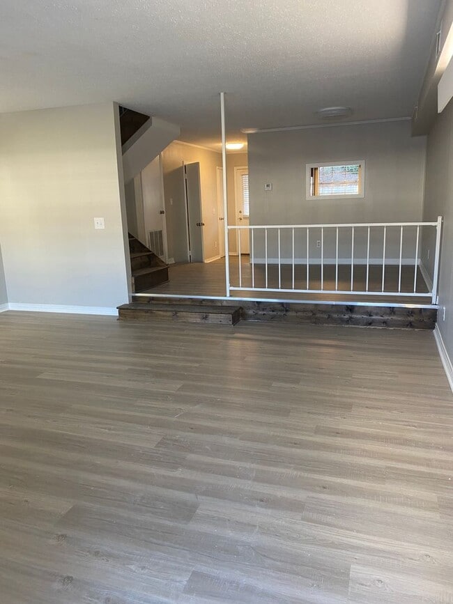 Photo - Chateaux Holly Hills