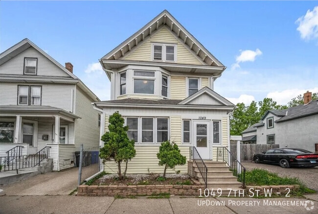 Building Photo - 1049 7th St W Unit 2 Rental