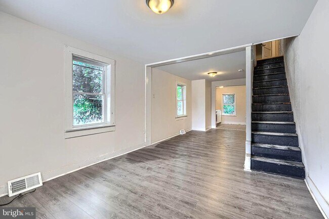 Photo - 7621 Cypress Ave