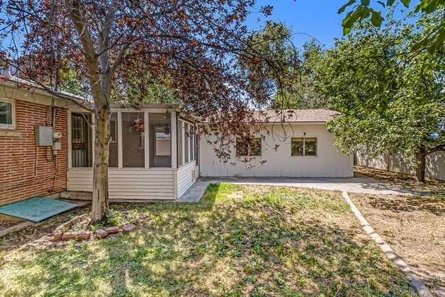 Photo - Charming 3-Bedroom Home Near CMU with Bonus Room