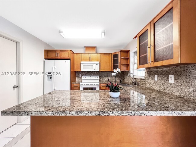 Photo - 3650 SW 27th St Unit 3650