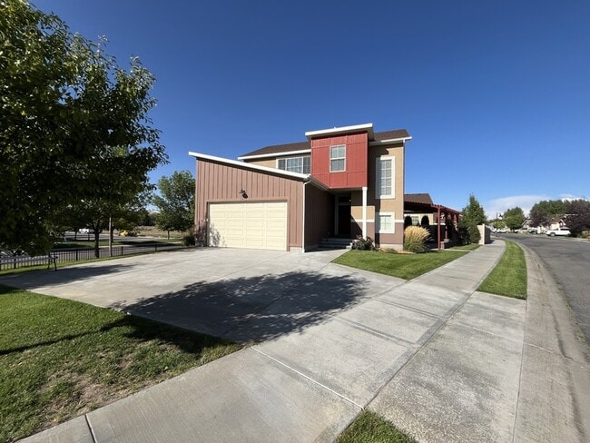 Building Photo - 1918 Warm Springs Rd Rental
