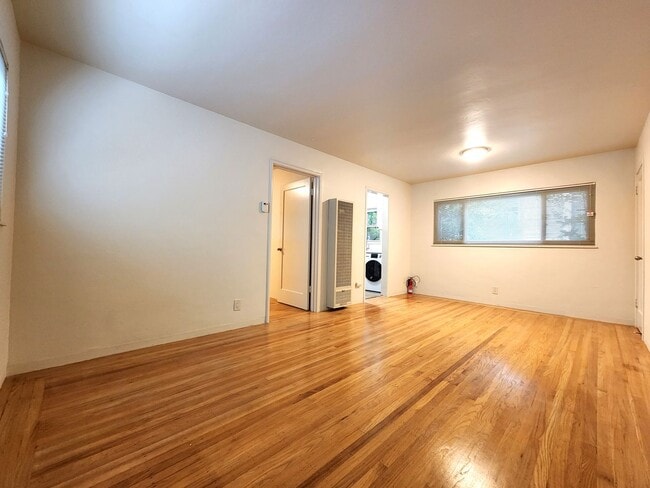 Photo - Updated one bedroom in downtown Palo Alto with in-unit washer and dryer. Unit 247