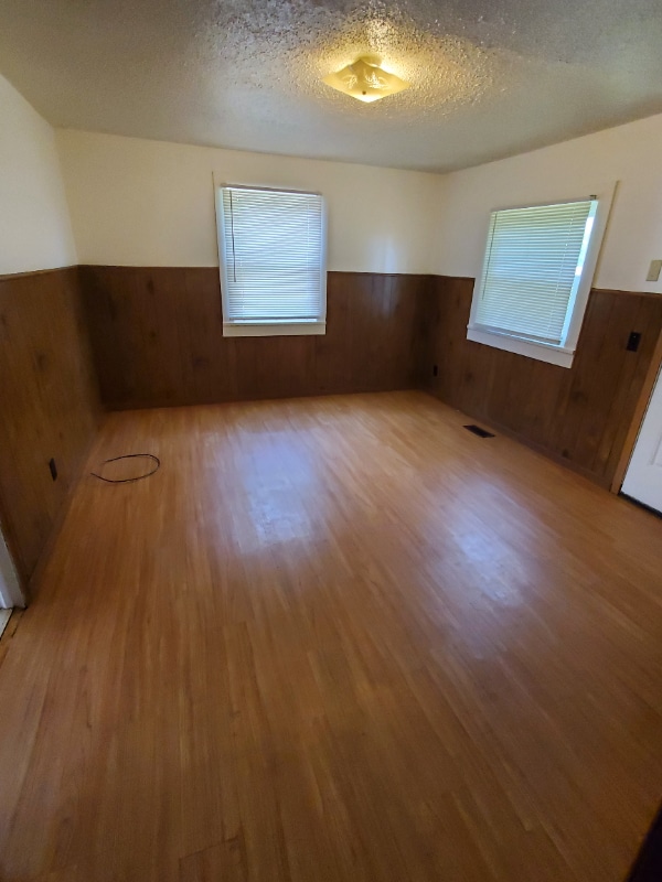 Photo - 2908 Endicott Ave