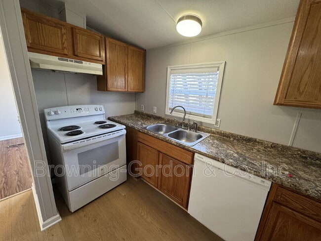 Photo - 3026 Hillside Rd