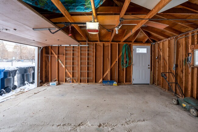 Photo - 3541 N Whipple St