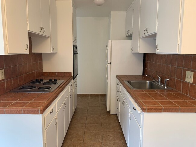 Building Photo - 1 bed / 1 bath at the Lydia in Ballard Unit 6527 Apt 5