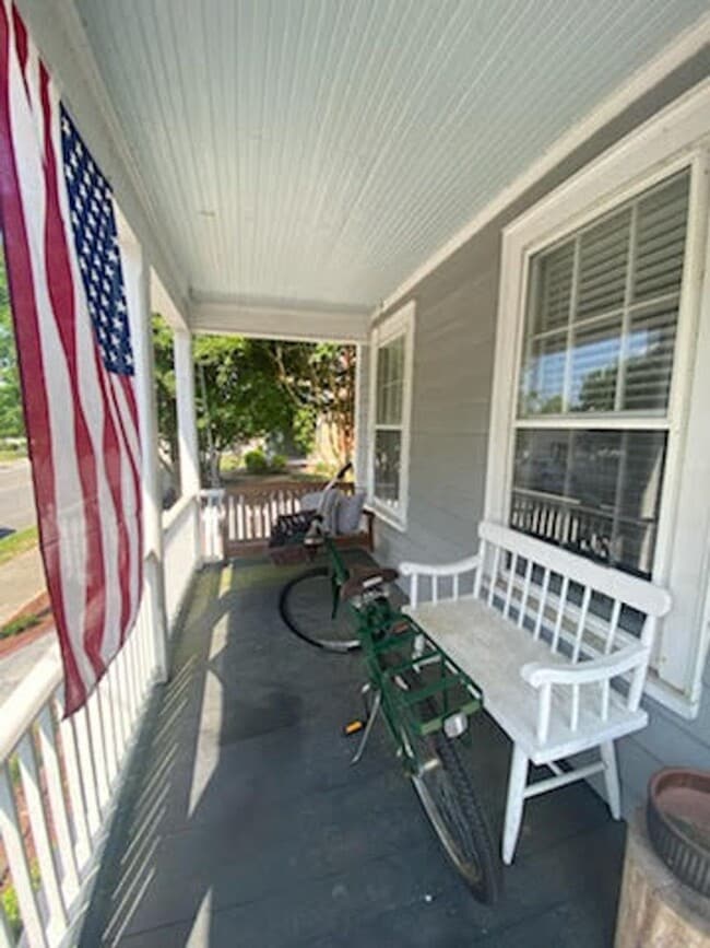 Photo - Beautiful historic 3BR/1.5BA Home in Downt...