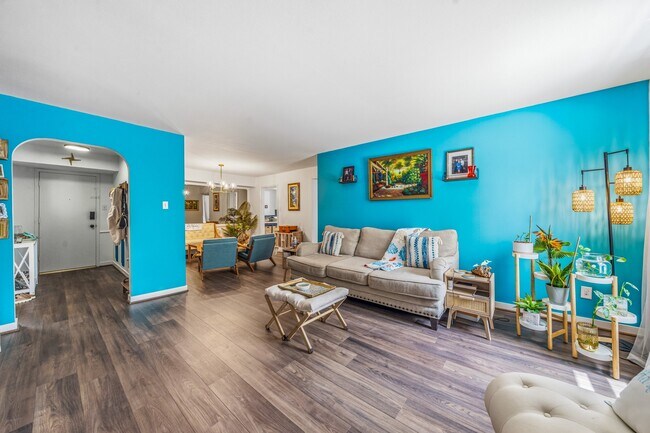 359 N Post Oak Ln Unit 219