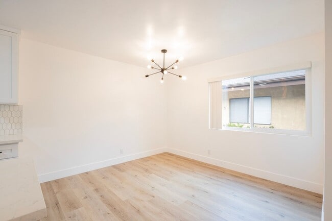 Photo - Recently Renovated 1 Bed / 1 Bath Apartmen... Unit 5