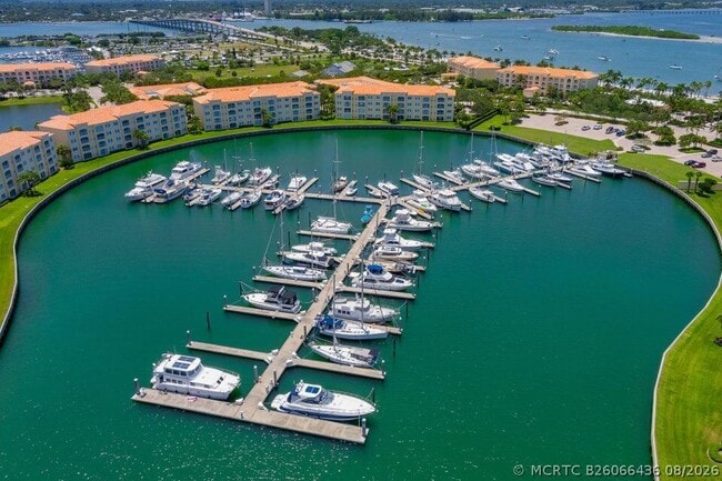 Photo - 27 Harbour Isle Dr W Unit 305