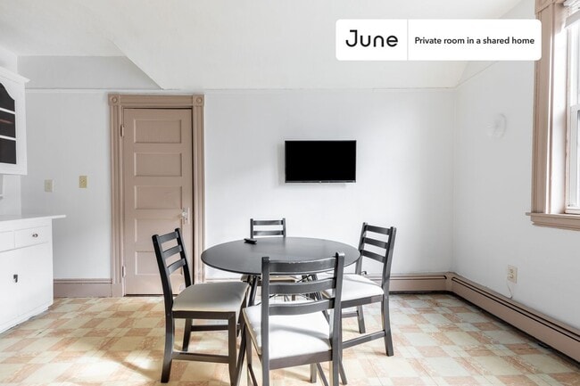 Photo - Room in Shared 3 bed/1 bath home Unit C