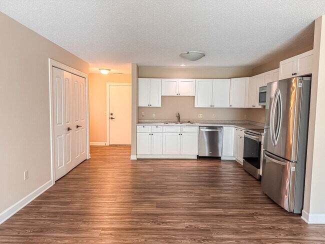 1627 Gunston Dr