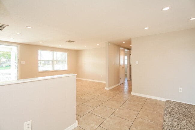 Photo - 10426 Syringa Ct