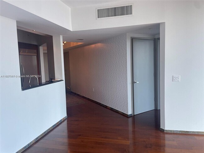 Photo - 333 Las Olas Way Unit #2501