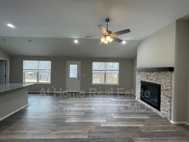 Photo - 656 S Southgate Dr