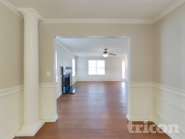 Photo - 636 Sadler Glen Dr
