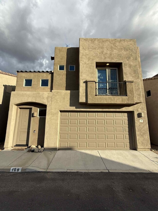 Building Photo - 109 S Crown Plaza