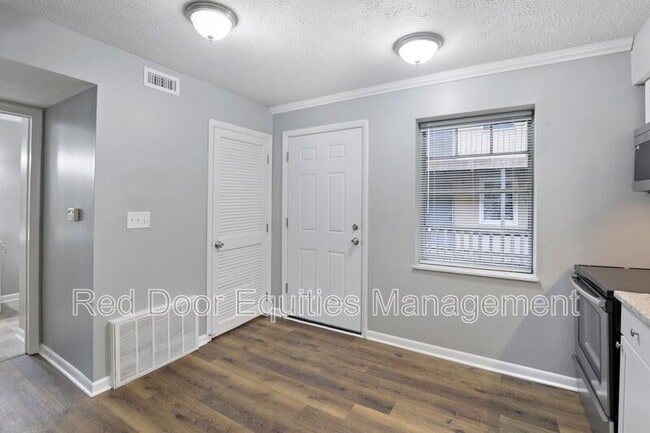 Photo - 123 Walnut St