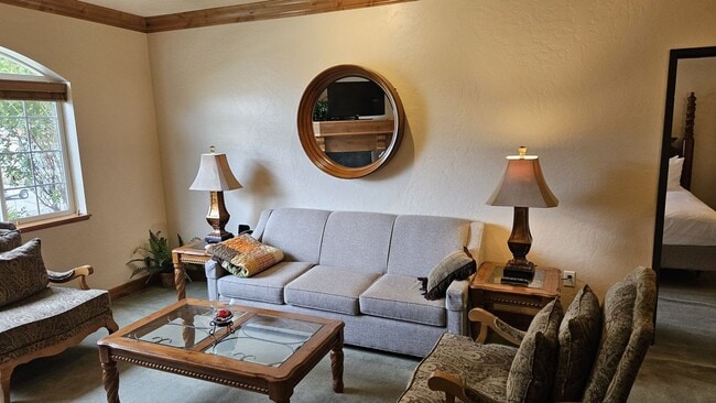 Photo - 840 Bigler Ln