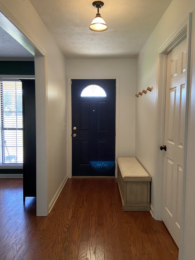 Photo - 16 N Chestnut Dr