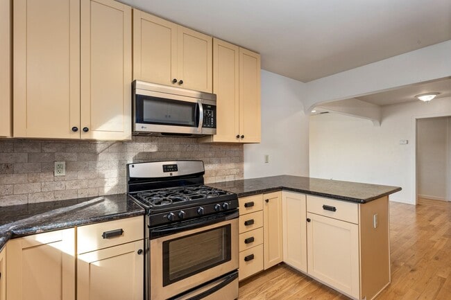 Photo - 12811283 Unit 12819th