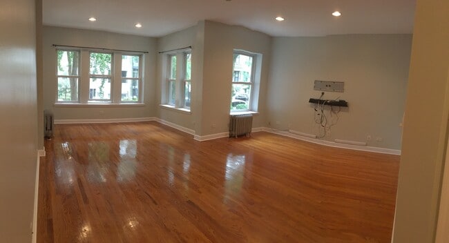 Living Room - 3526 N Reta Ave Unit 1S