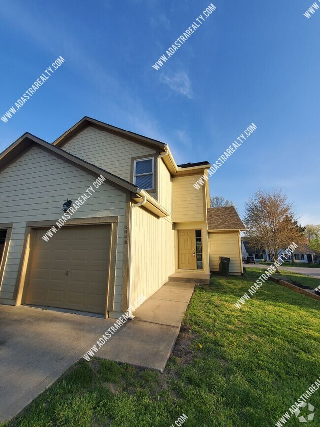 Building Photo - Beautiful and Spacious Louisburg Townhome-...