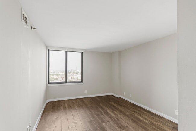 Photo - 3525 Sage Rd Unidad 1212