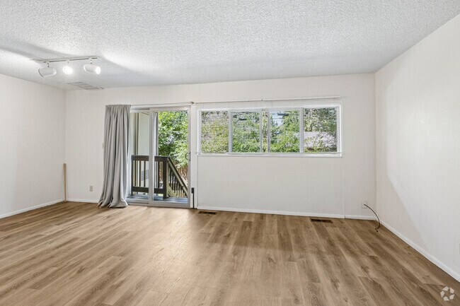 2 habitaciones, 1 baño - 1200 pies cuadrados - Sala de estar