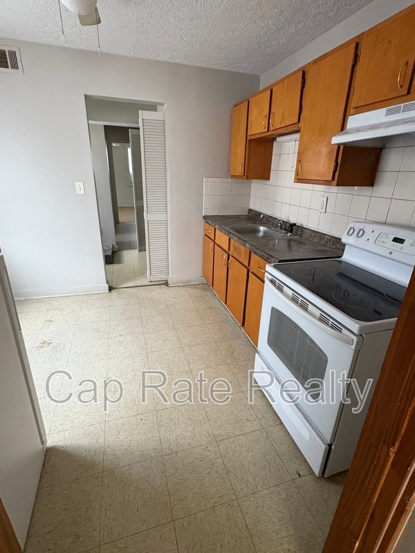 Photo - 1040 Loretta Ave