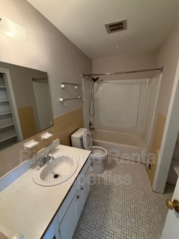 Photo - 2121 Lauderdale Dr