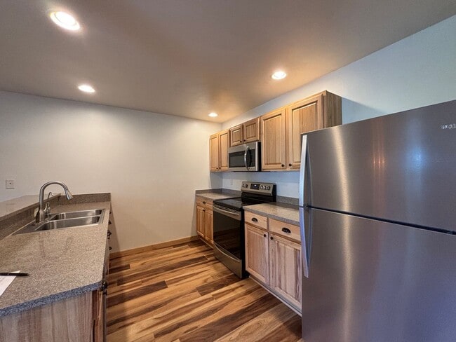 Photo - 3152 Catkin Lane