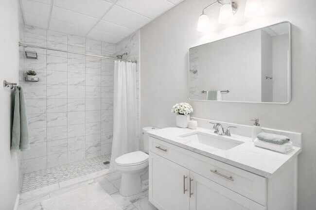 Photo - 271 Country Commons Rd Unit E