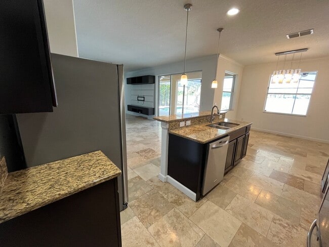 14724 Crosston Bay Ct