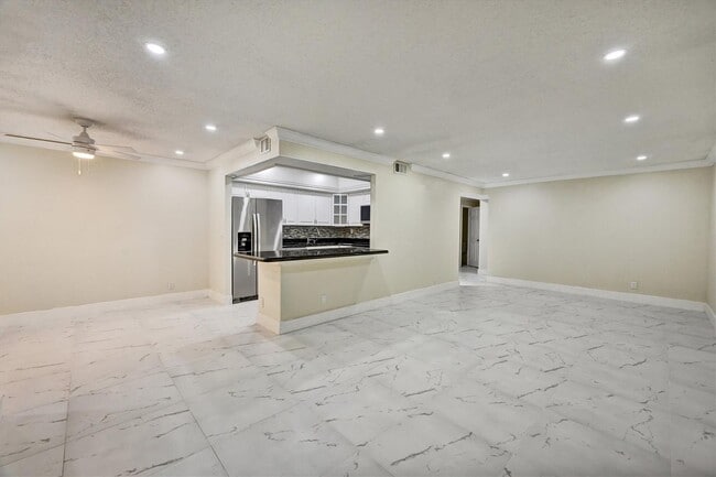 Photo - 3336 Quail Close