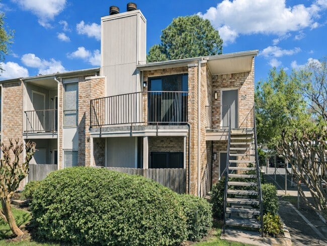 Building Photo - 8100 Cambridge St Unit 28