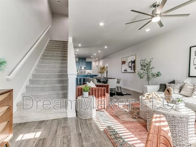 Photo - 913 Riva Pkwy