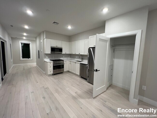191 Green St Unit 405