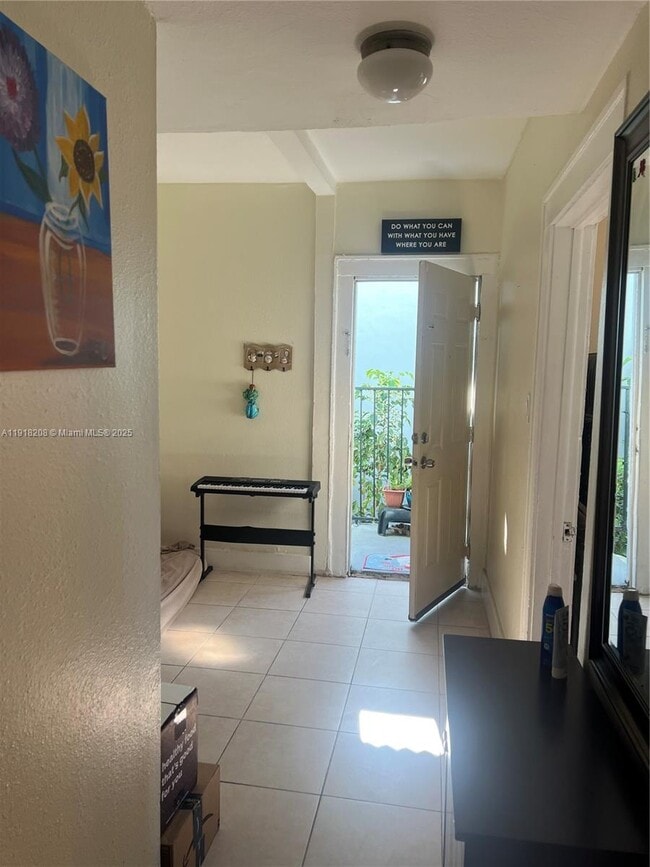 Photo - 2358 SW 18th St Unit 3