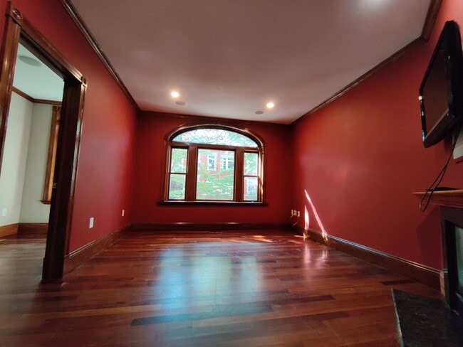 Photo - 9 Strathmore Rd Unit 2