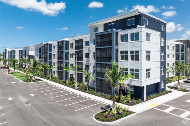 Building Photo - Hammock Park Rental