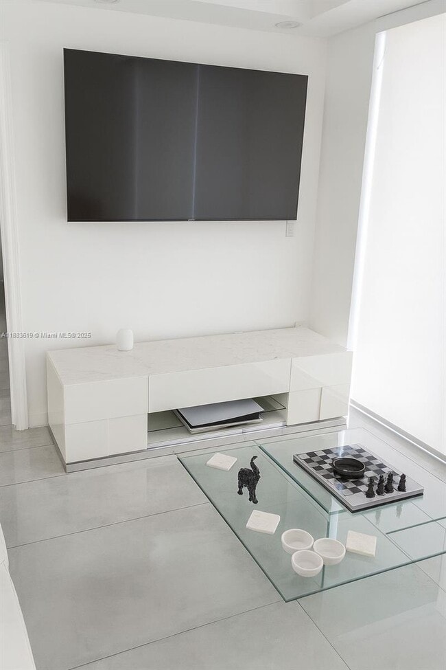 Photo - 1780 NE 191st St Unidad 112-2