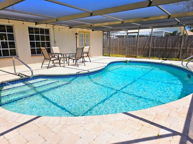Photo - Seasonal Short-Term Single-Family Heated Pool Home located in Venice Gardens!