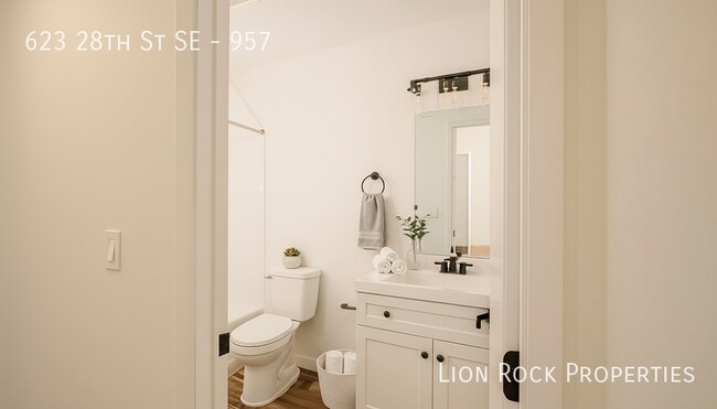 Photo - 623 28th St SE Unidad 957