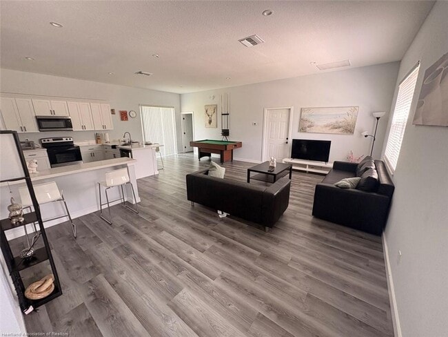 Photo - 115 Fire Island Ave NE