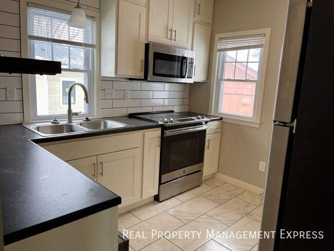 Photo - Cozy 2 Bedroom 1 Bathroom Home